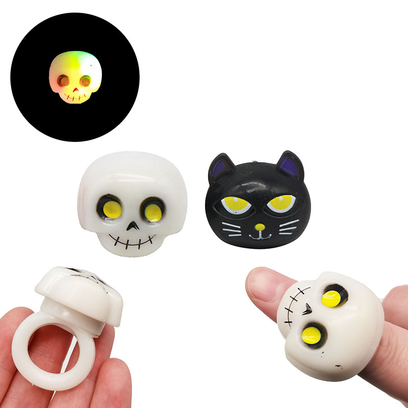 Luminous skull ring Light up Toys